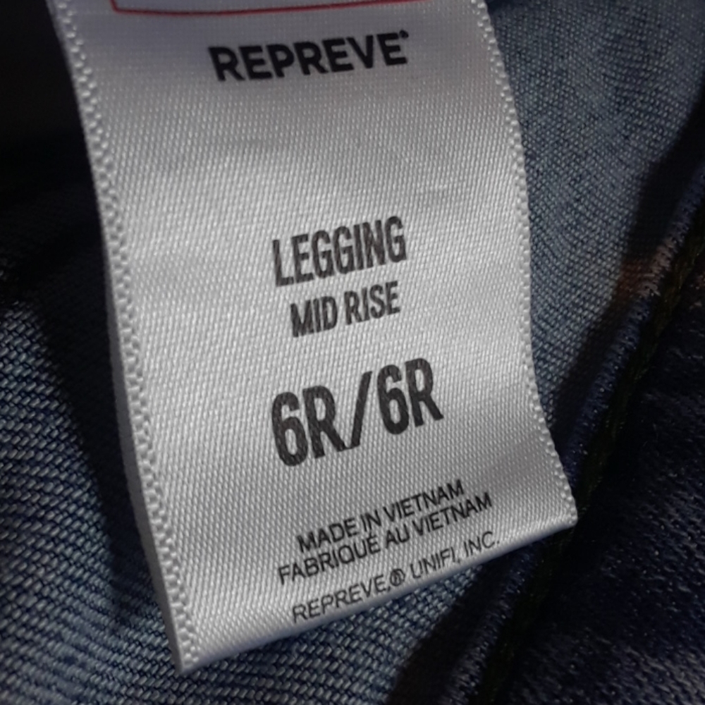 Express Repreve Skinny Mid Rise Jeans NWOT - Picture 2 of 4